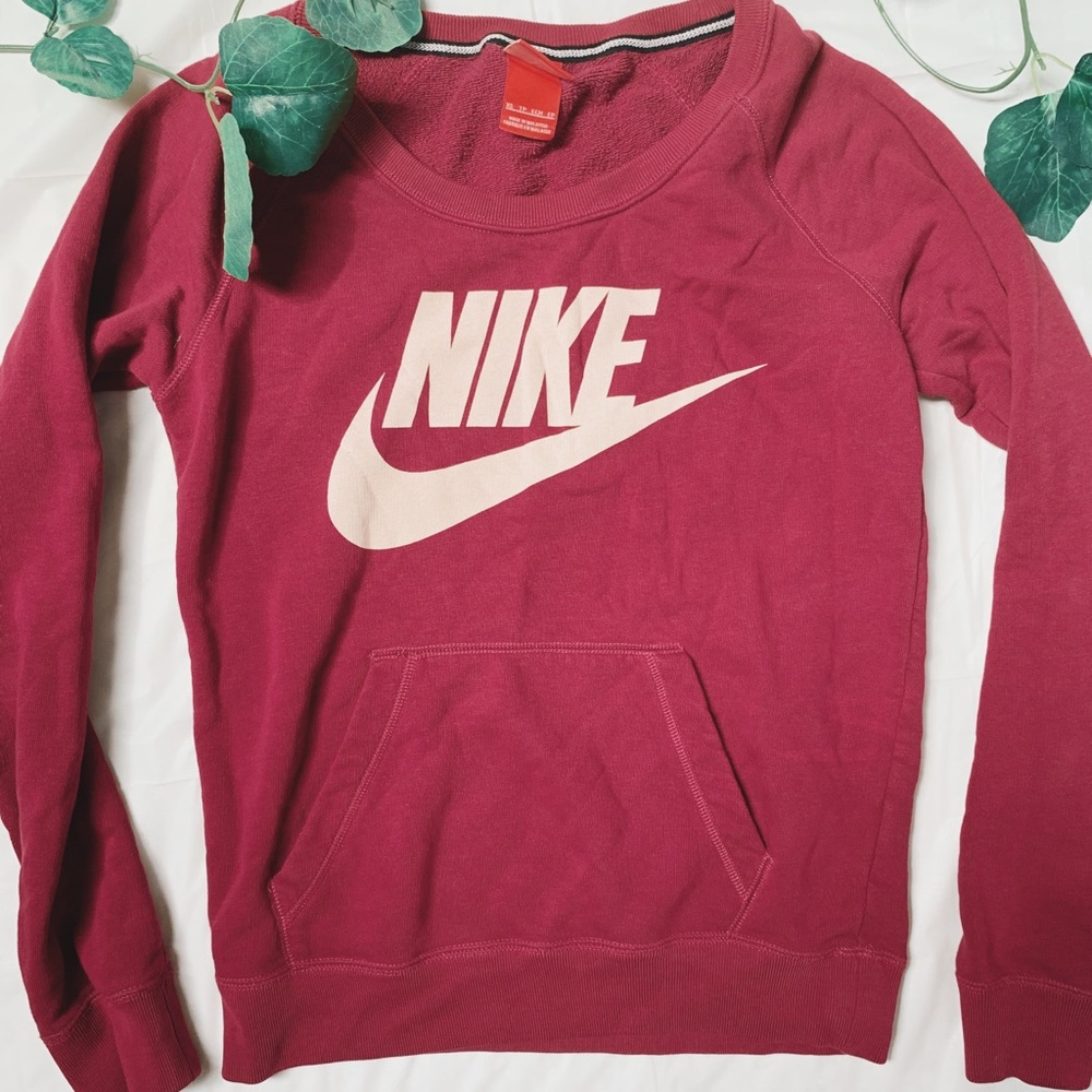 4 FOR $25⭐️ 
Nike Sweatshirt Pink / Burgundy - Picture 2 of 6